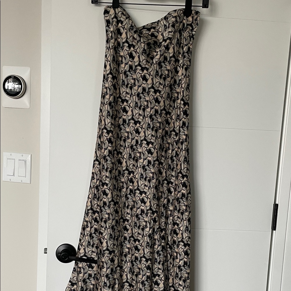 Chic Black and Cream Floral Maxi Skirt
